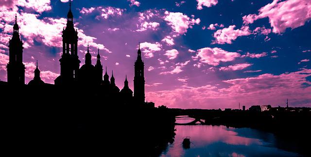 anochecer en zaragoza